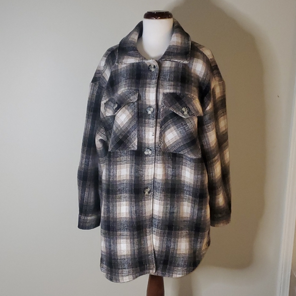 Forever 21 Plus Size Plaid Jacket Shacket - Black and Cream